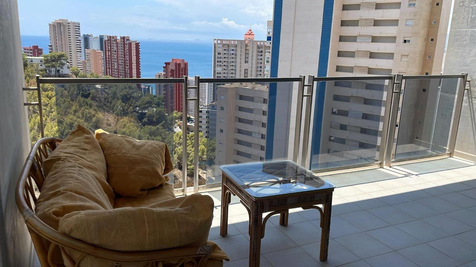 Con Vista Al Mar Y Montana Benidorm